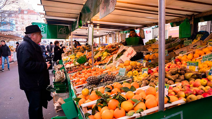 Mercado-municipal-comida-alimentos-gente-compras