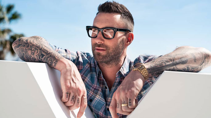 adam-levine-celebridades-millonarias