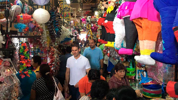 mercado-el-salvador-comercios-trabajadores-trabajo-gente