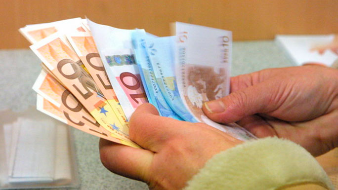 pagar-con-euros-comprar-dinero-billetes